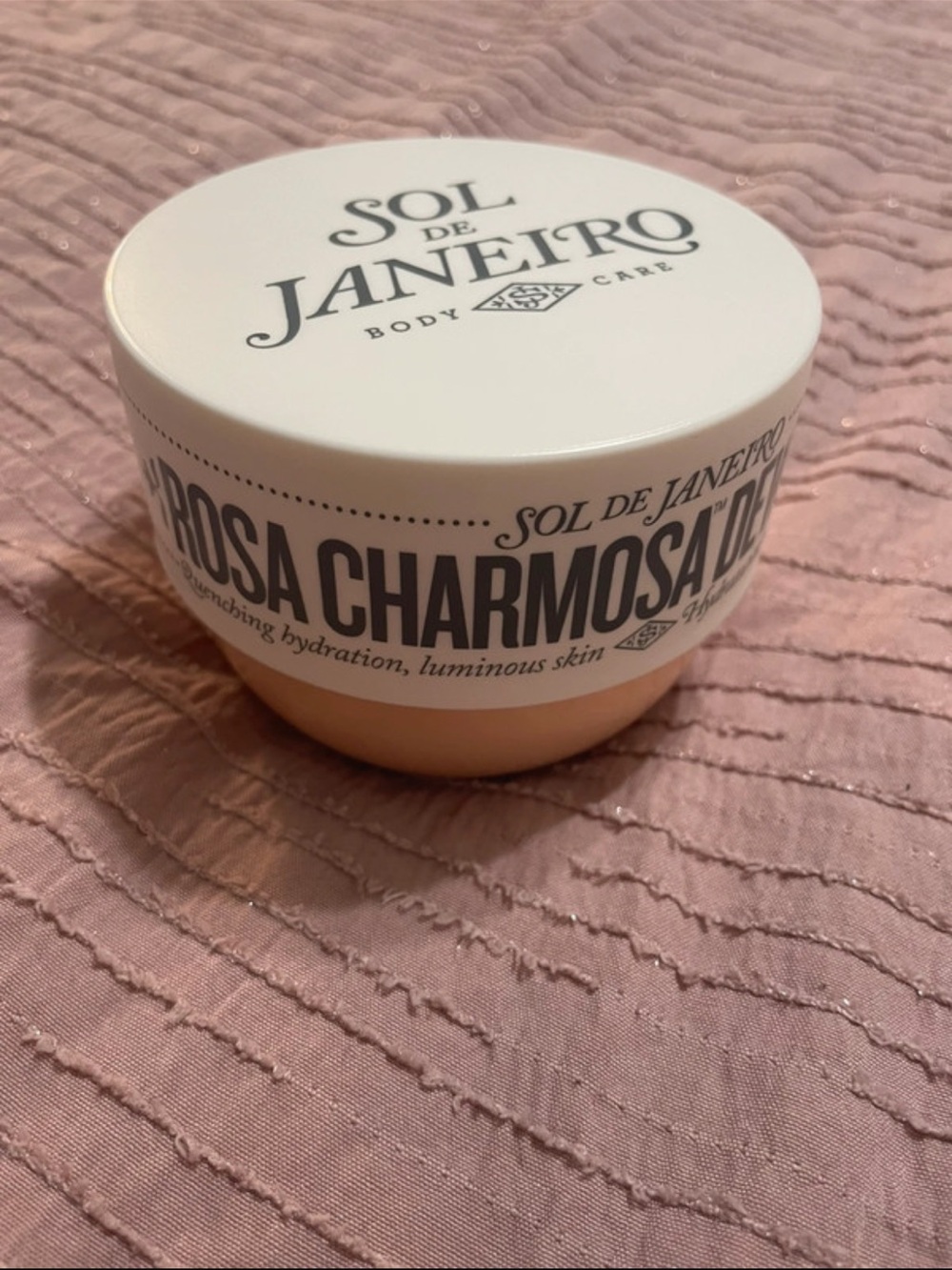 Sol de Janeiro Rosa Charmosa Dewy Cream
80z
